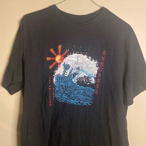 tsunami graphic tee